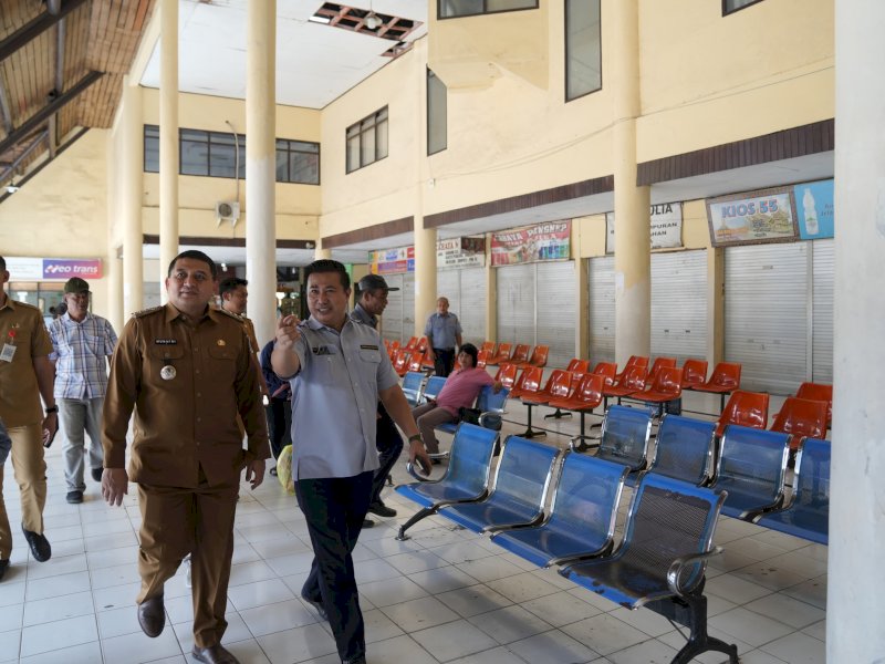 Wali Kota Makassar Munafri Arifuddin melakukan inspeksi mendadak (sidak) ke Terminal Regional Daya, Senin (22/7/2025). @Jejakfakta/dok. Humas Pemkot Makassar 