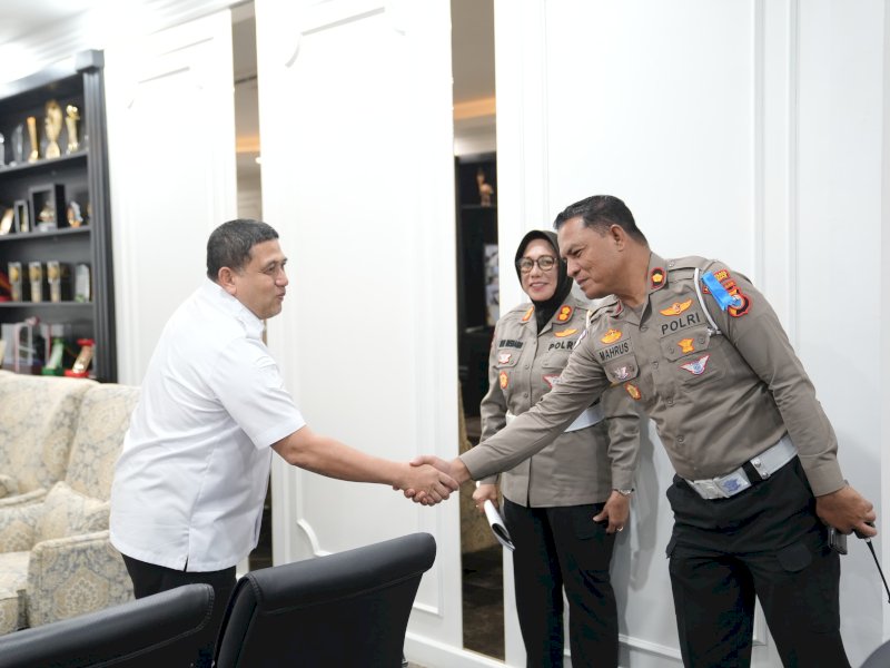 Wali Kota Makassar, Munafri Arifuddin, saat menerima audiensi dari jajaran Satlantas Polrestabes Makassar di Kantor Balai Kota, Rabu (23/7/2025). @Jejakfakta/dok. Humas Pemkot Makassar