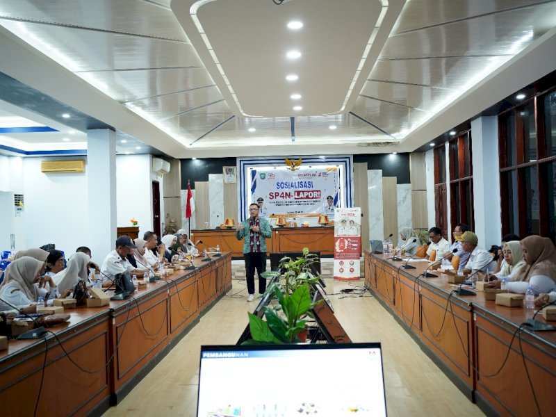 Sosialisasi Sistem Pengelolaan Pengaduan Pelayanan Publik Nasional (SP4N-LAPOR!) di Ruang Rapat Lantai III Setda Pangkep,  Rabu (23/7/2025). @jejakfaktacom/Humas Pemda Pangkep.
