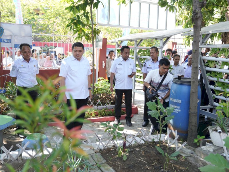 Wali Kota Makassar, Munafri Arifuddin, saat menjalani verifikasi lapangan oleh Tim Verifikasi Provinsi Sulsel, di Kantor Kelurahan Pannampu, Jalan Bersih Raya, Selasa (22/7/2025). @Jejakfakta/dok. Humas Pemkot Makassar