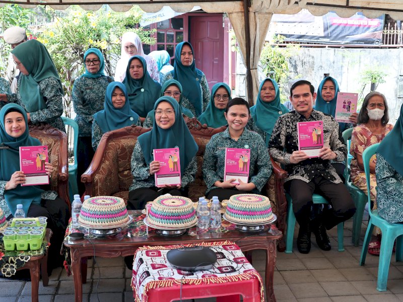 Ketua TP PKK Kota Makassar, Melinda Aksa, turut menghadiri kegiatan Launching Gerakan Membaca Buku Kesehatan Ibu dan Anak (KIA) yang digelar secara daring oleh TP PKK Provinsi Sulsel bekerja sama dengan IDAI, Kamis (24/7/2025). @Jejakfakta/dok. Humas Pemkot Makassar