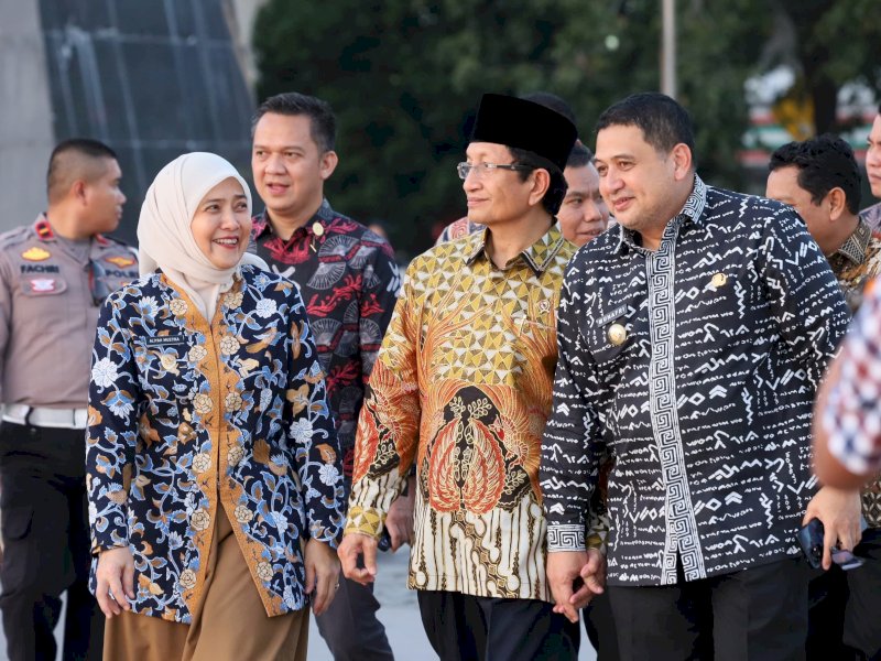 Wali Kota Makassar, Munafri Arifuddin, dan Wakil Wali Kota, Aliyah Mustika Ilham mendampingi Menteri Agama Republik Indonesia, Prof. Dr. KH. Nasaruddin Umar, saat meresmikan Rumah Sakit Universitas Islam Negeri (UIN) Alauddin Makassar pada Kamis (24/7/2025). @Jejakfakta/dok. Humas Pemkot Makassar
