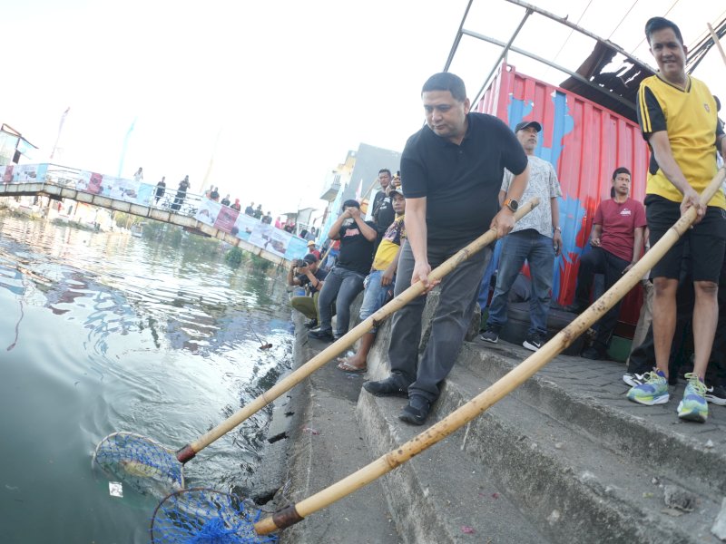 Wali Kota Makassar, Munafri Arifuddin, menghadiri program "Jumat Bersih"  di Kelurahan Tamarunang, Kecamatan Mariso, Jumat pagi (25/7/2025). @Jejakfakta/dok. Humas Pemkot Makassar