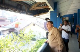 Wali Kota Makassar Sidak SMP Negeri 53, Soroti Fasilitas Rusak dan Minimnya Daya Tarik Sekolah Penyangga