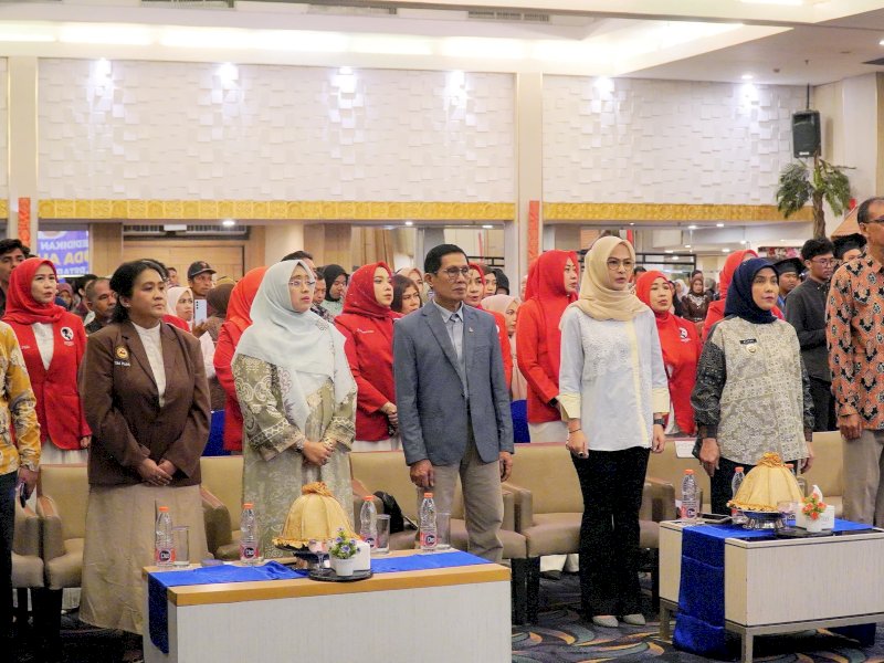  Wakil Wali Kota Makassar, Aliyah Mustika Ilham, saat menghadiri langsung Wisuda Ahli Madya ke-XXIX Akademi Sekretari Manajemen Indonesia (ASMI) Publik Makassar di Hotel Horison Ultima Makassar, Kamis (31/7/2025). @Jejakfakta/dok. Humas Pemkot Makassar