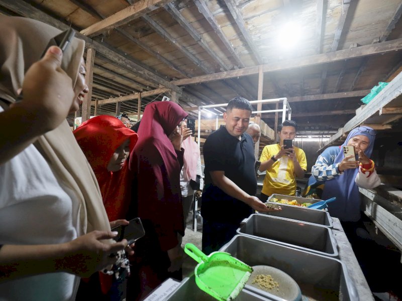 Wali Kota Makassar, Munafri Arifuddin, saat kegiatan Launching Gerakan 1 Kelurahan: 1 Urban Farming, 1 Maggot, dan 1 Bank Sampah di Jl. Batua Raya, Kecamatan Panakkukang, pada Jumat (8/8/2025). @Jejakfakta/dok. Humas Pemkot Makassar