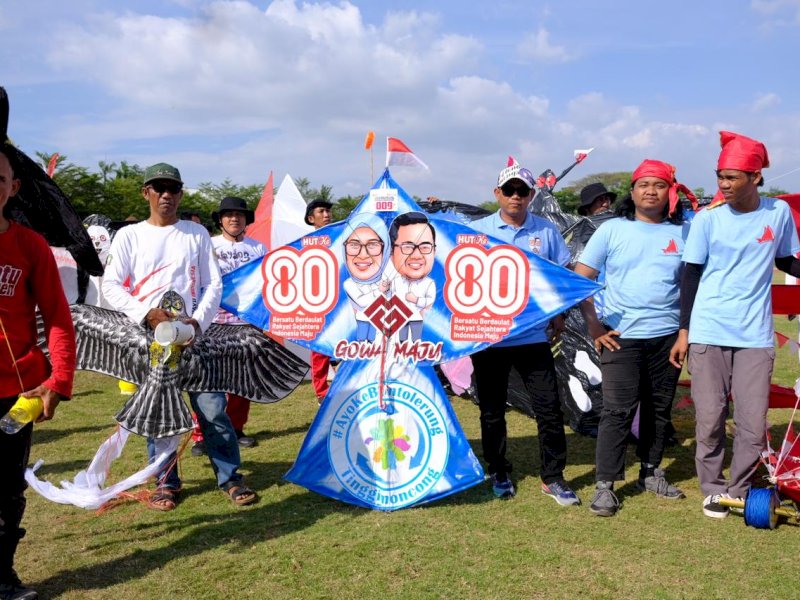Lomba Layang-Layang yang diikuti berbagai desa dan kelurahan se-Kabupaten Gowa di Lapangan Sepak Bola Ruang Terbuka Hijau (RTH) Syekh Yusuf, Sabtu (9/8/2025). @Jejakfakta/dok. Humas Pemkab Gowa