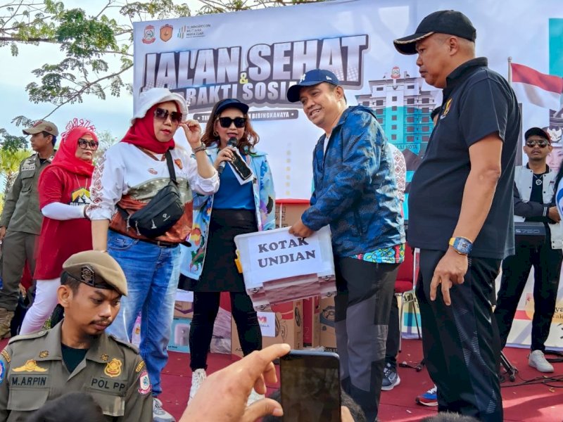 Plt. Kepala Dinas Pemuda dan Olahraga Kota Makassar, Fadli Wellang, A.P, saat menghadiri  Jalan Sehat tingkat Kecamatan Biringkanayya di De Festive Summarecon, Minggu (10/8/2025). @Jejakfakta/dok. Istimewa
