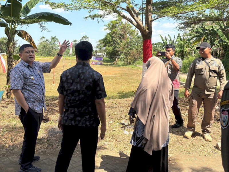 Wali Kota Makassar, Munafri Arifuddin, meninjau lahan milik Pemerintah Kota Makassar seluas sekitar 20 hektare di Kompleks Pemda Antang, Kelurahan Manggala, Kecamatan Manggala, Kamis (14/8/2025). @Jejakfakta/dok. Humas Pemkot Makassar