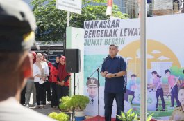 Jumat Bersih di Kanal Sinrijala, Wali Kota Makassar: "Merdeka Juga Berarti Bebas dari Sampah"