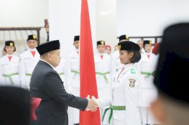 Wali Kota Makassar Kukuhkan 70 Anggota Paskibraka 2025 Jelang HUT ke-80 RI