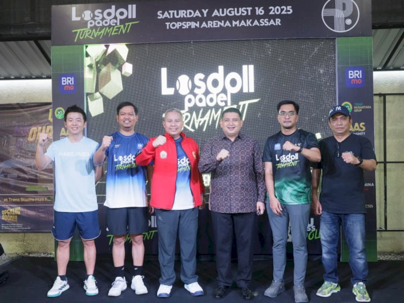 Wali Kota Makassar, Munafri Arifuddin, secara resmi membuka Losdoll Padel Tournament Vol. 1 di Top Spin Arena, Jalan Danau Tanjung Bunga, pada Sabtu (16/08/2025). @Jejakfakta/dok. Humas Pemkot Makassar