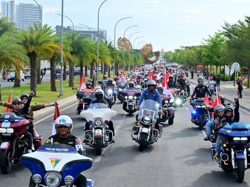 Harley Davidson Club Indonesia (HDCI) Makassar kembali melaksanakan Pawai Bendera keliling kota Makassar, Minggu (17/8/2025). @jejakfaktacom/Reza