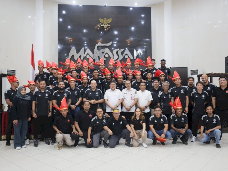 Pemerintah Kota Makassar menggelar jamuan makan malam sebagai bentuk dukungan moral terhadap tim Juku Eja di Rumah Jabatan Wali Kota Makassar, Rabu malam (13/08/2025). @Jejakfakta/dok. Humas Pemkot Makassar