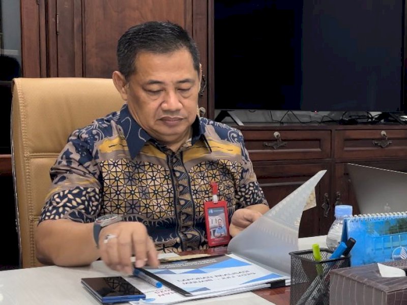 Plt Direktur Utama PDAM Makassar, Hamzah Ahmad, menegaskan bahwa capaian ini bukan berasal dari kebijakan taksasi meter air, melainkan hasil dari langkah efisiensi besar-besaran yang dilakukan sejak awal kepemimpinannya. @Jejakfakta/dok. Istimewa