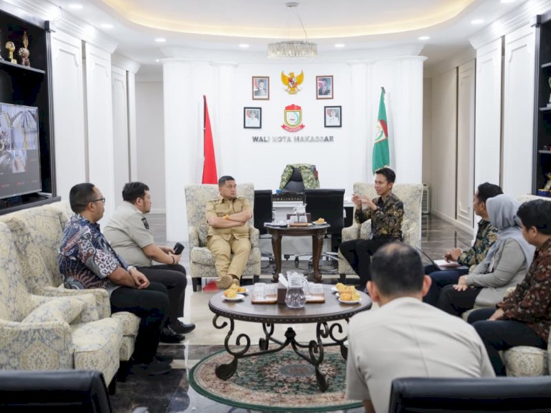 Wali Kota Makassar, Munafri Arifuddin, saat menerima audiensi jajaran BRI Kantor Cabang Makassar Somba Opu di Balai Kota pada Selasa (19/08/2025). @Jejakfakta/dok. Humas Pemkot Makassar
