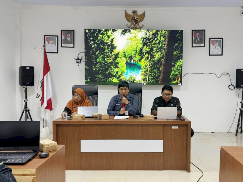 Pemerintah Kabupaten Luwu Timur melalui Dinas Kominfo-SP menggelar kegiatan Sosialisasi dan Penginputan Data Sektoral Statistik Daerah (DSSD) di Media Center Dinas Kominfo-S, Kamis (31/07/2025). @Jejakfakta/dok. Istimewa