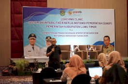 Sekda Lutim Resmi Tutup Coaching Clinic SAKIP 2025 di Makassar