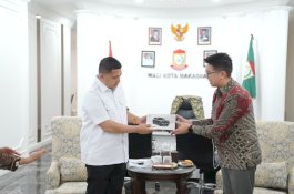 Wali Kota Makassar Dukung Operasional Taksi Listrik, Tegaskan Prioritas untuk Warga Lokal
