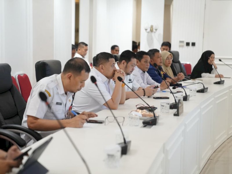 Wali Kota Makassar, Munafri Arifuddin, mengikuti Rapat Forum Koordinasi Pimpinan Daerah (Forkopimda) Sulawesi Selatan yang diperluas, Rabu (20/8/2025). @Jejakfakta/dok. Humas Pemkot Makassar