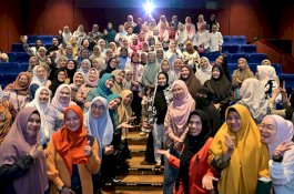 Aliyah Mustika Ilham dan TP PKK Makassar Nobar Film "Penantian Buah Hati", Ajak Masyarakat Refleksi Makna Keluarga