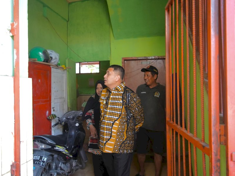 Wali Kota Makassar, Munafri Arifuddin, melakukan inspeksi mendadak (sidak) ke SD Negeri Mattoangin I dan II yang berlokasi di Jalan Hati Mulia, Kecamatan Mariso, Kota Makassar, Kamis pagi (21/8/2025). @Jejakfakta/dok. Humas Pemkot Makassar 