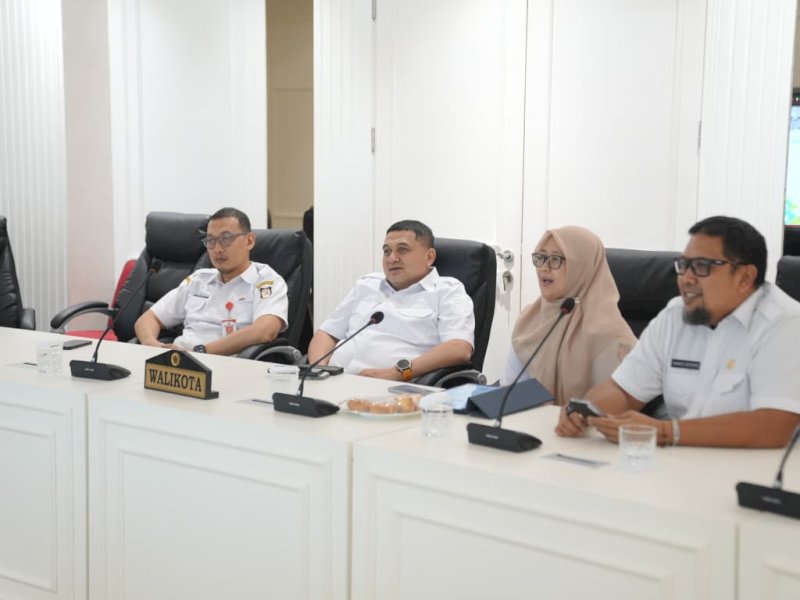 Wali Kota Makassar, Munafri Arifuddin, mengikuti penyerahan Sertifikat Eliminasi Frambusia oleh Kemenkes RI kepada Pemkot Kota Makassar,  secara virtual dari Balai Kota, Rabu (20/8/2025). @Jejakfakta/dok. Humas Pemkot Makassar