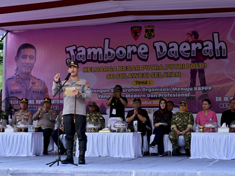 Kepala Kepolisian Daerah Sulawesi Selatan (Kapolda Sulsel), Irjen Pol Drs Rusdi Hartono, M.Si, buka Jambore Daerah dan Kemah Bakti KBPP Polri di Taman Wisata Puncak Bila, Kabupaten Sidenreng Rappang (Sidrap), Sabtu (23/8/2025). @jejakfaktacom/Reza