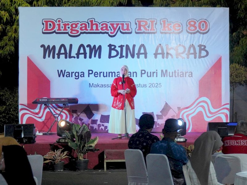 Wakil Wali Kota Makassar, Aliyah Mustika Ilham, menghadiri kegiatan Malam Bina Akrab yang digelar warga Perumahan Puri Mutiara dalam rangka memperingati HUT ke-80 Republik Indonesia, Sabtu malam (23/08/2025). @Jejakfakta/dok. Humas Pemkot Makassar