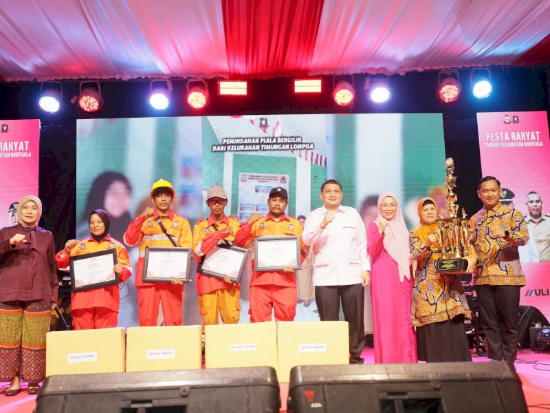 Wali Kota Makassar, Munafri Arifuddin, dan Wakil Wali Kota Aliyah Mustika Ilham menghadiri Pesta Rakyat HUT ke-80 Kemerdekaan RI yang digelar di Kecamatan Bontoala, Senin malam (25/8/2025). @Jejakfakta/dok. Humas Pemkot Makassar