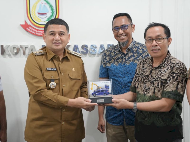 Wali Kota Makassar, Munafri Arifuddin, saat menerima perwakilan perusahaan kendaraan listrik di Balai Kota Makassar, Selasa (26/8/2025). @Jejakfakta/dok. Humas Pemkot Makassar