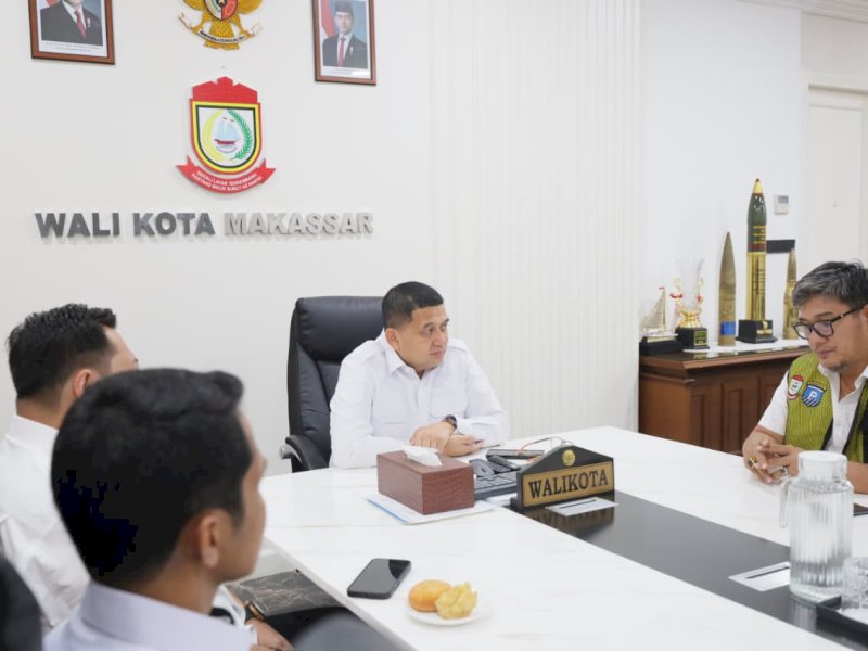 Plt Direktur Utama PD Parkir Makassar, Adi Rasyid Ali (ARA), bersama Wali Kota Makassar, Munafri Arifuddin, saat audiensi resmi di Balai Kota Makassar, Rabu (27/08/2025). @Jejakfakta/dok. Humas Pemkot Makassar