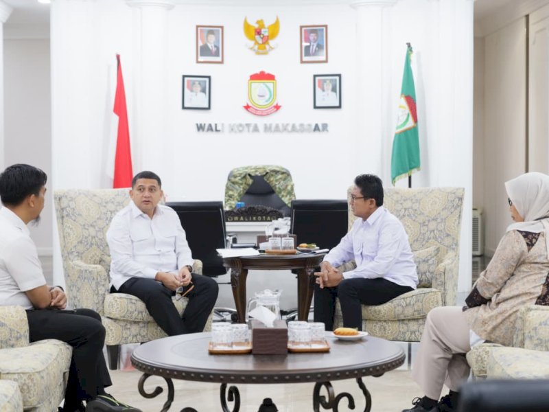 Kepala Pusat Pengendalian Lingkungan Hidup Sulawesi-Maluku (Pusdal LH Suma), Kementerian Lingkungan Hidup (KLH), Dr. Azri Rasul, saat bertemu Wali Kota Makassar, Rabu (27/8/2025). @Jejakfakta/dok. Humas Pemkot Makassar
