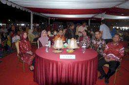 Camat Tamalanrea Dampingi Wali Kota Makassar dalam Pesta Rakyat HUT RI ke-80