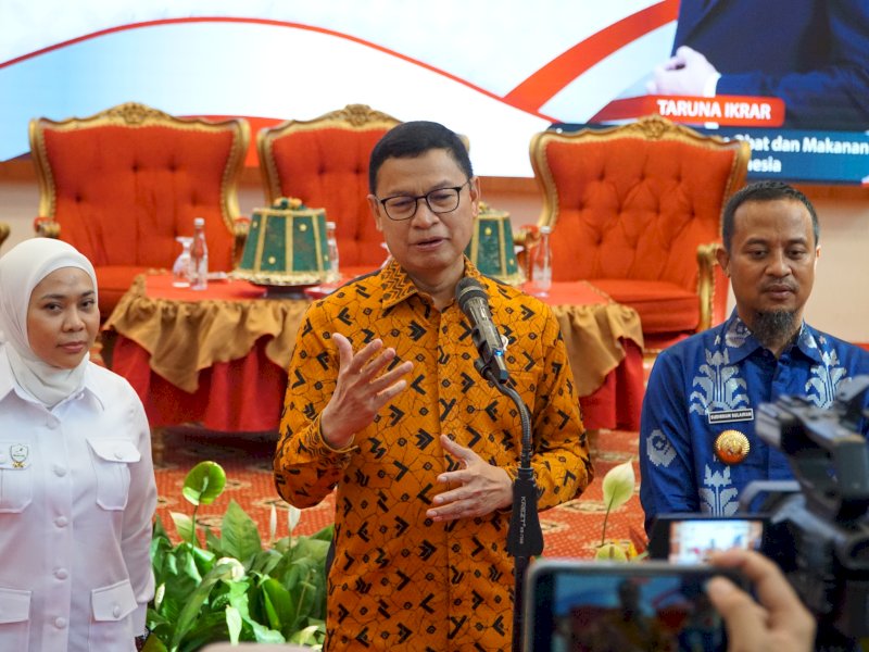 Kepala BPOM RI, Prof. dr. Taruna Ikrar, M.Biomed., Ph.D., menekankan bahwa kehadiran BPOM tidak hanya untuk pengawasan tetapi juga untuk membangun pendidikan. @jejakfaktacom/JF