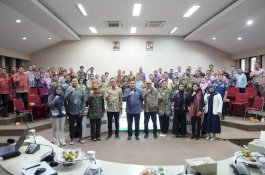 Camat Makassar Husni Mubarak Ikuti Rapat Evaluasi SPI 2025, Tegaskan Komitmen Integritas di Tingkat Kecamatan
