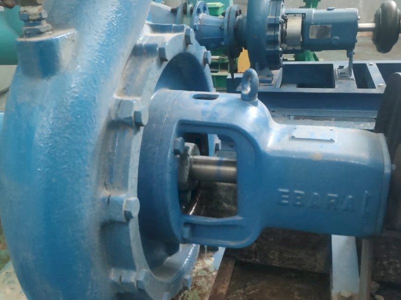 Perumda Air Minum Kota Makassar tengah melakukan perbaikan pompa distribusi berkapasitas 50 liter per detik di booster Jalan Gatot Subroto, Jumat (29/8/2025). @Jejakfakta/dok. Istimewa