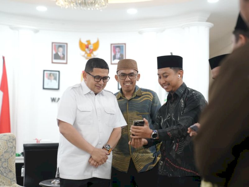 Wali Kota Makassar, Munafri Arifuddin,  saat menerima audiensi Pengurus Wahdah Islamiyah, yang dipimpin oleh Ketua DPD Wahdah Islamiyah Makassar, Gishar Hamka, di Balai Kota Makassar, Rabu (3/9/2025). @Jejakfakta/dok. Humas Pemkot Makassar