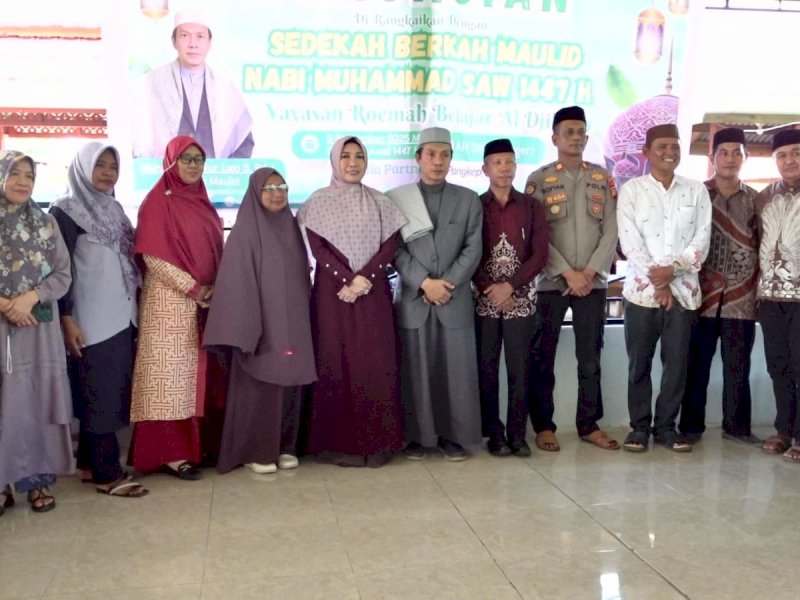 Suasana peringatan Maulid Nabi Muhammad SAW yang digelar Yayasan Rumah Al Djibran, di AH Drink Cafee, Jalan Poros Makassar&ndash;Pare, Kecamatan Segeri, Kabupaten Pangkep, Jumat (5/9/2025). @jejakfaktacom/Humas Pemda Pangkep.