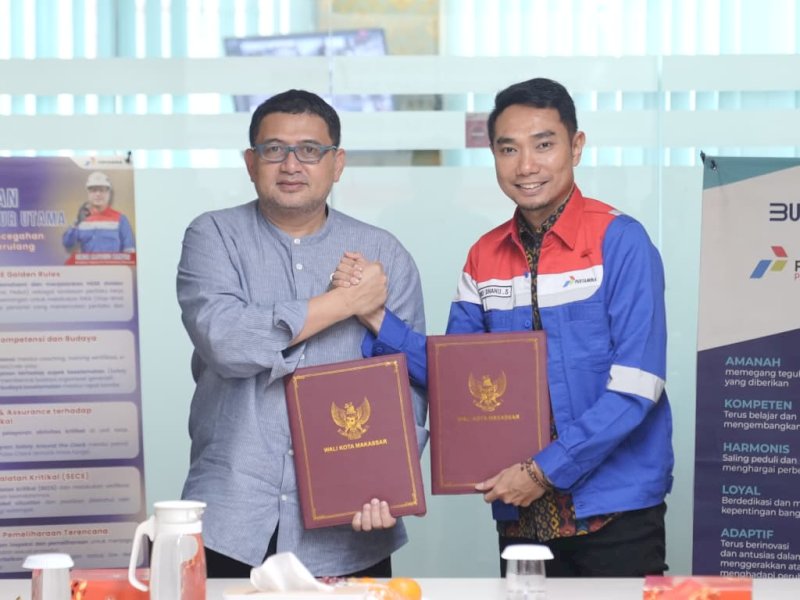 Pemkot Makassar bersama PT Pertamina Patra Niaga Integrated Terminal Makassar resmi menjalin kerja sama melalui penandatanganan nota kesepahaman (MoU) terkait pengembangan Program Ecoeduwisata Mangrove di Kantor Pertamina Integrated Terminal Makassar, Minggu (7/9/2025). @Jejakfakta/dok. Humas Pemkot Makassar