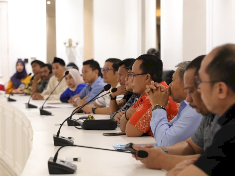 Rapat koordinasi bersama kelompok pedagang Losari di Balai Kota Makassar pada Jumat (12/9/2025). @Jejakfakta/dok. Humas Pemkot Makassar