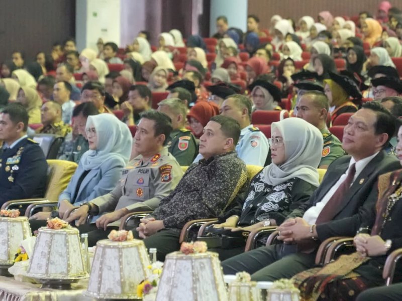 Wali Kota Makassar, Munafri Arifuddin, menghadiri Rapat Senat Terbuka Luar Biasa dalam rangka pembukaan Dies Natalis ke-69 Universitas Hasanuddin (Unhas) yang digelar di Baruga A.P. Pettarani, Jumat (13/9/2025). @Jejakfakta/dok. Humas Pemkot Makassar