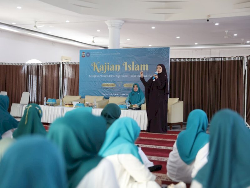 Kajian Islam bulanan TP PKK dengan tema &ldquo;Kewajiban Menuntut Ilmu Bagi Muslim, Untuk Diri dan Umat&rdquo; di Masjid Agung 45 Makassar, Jumat (19/9/2025). @Jejakfakta/Istimewa