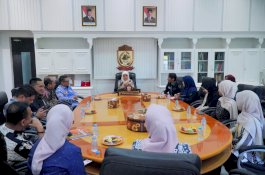 Aliyah Mustika Ilham Apresiasi Gagasan Mahasiswa Unhas Lewat Kopma Fair 2025