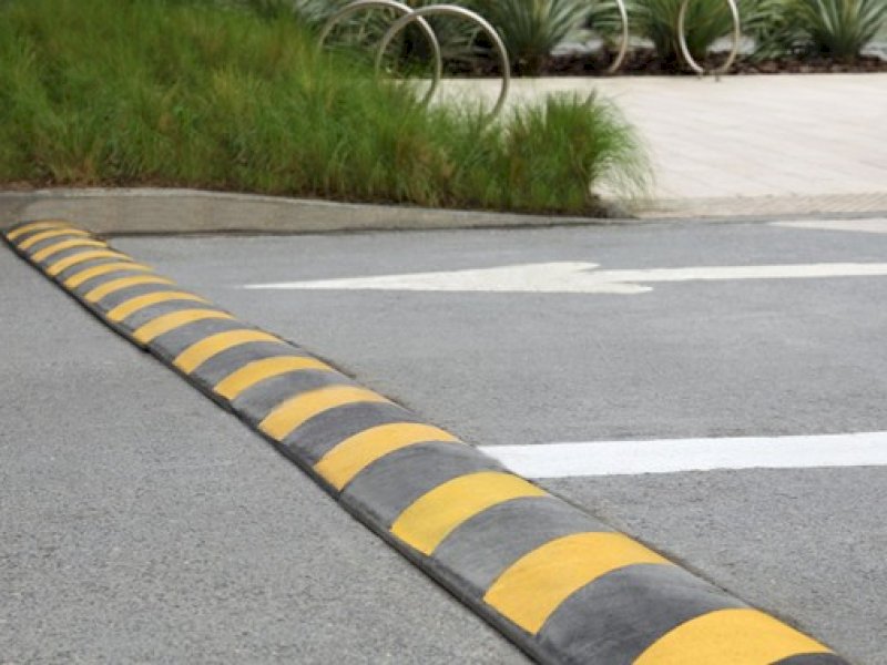 Ilustrasi. Dishub Kota Makassar mengingatkan masyarakat agar tidak membuat speed bump atau polisi tidur secara sembarangan tanpa izin resmi.  