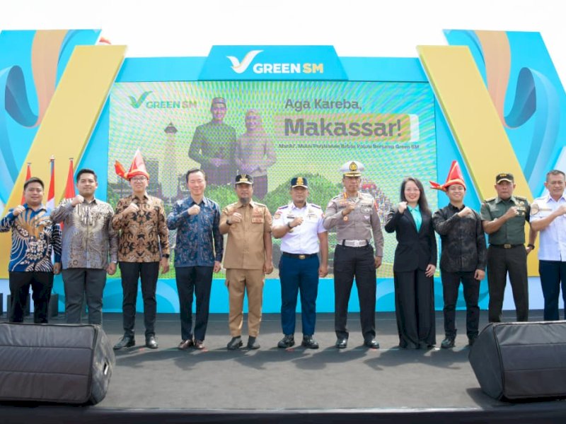 Kepala Dinas Perhubungan Kota Makassar, Muhammad Rheza, saat menghadiri peresmian Green SM, taksi listrik modern pertama di Makassar di kawasan Center Point of Indonesia (CPI), Senin (15/9/2025). @Jejakfakta/dok. Humas Dishub Makassar