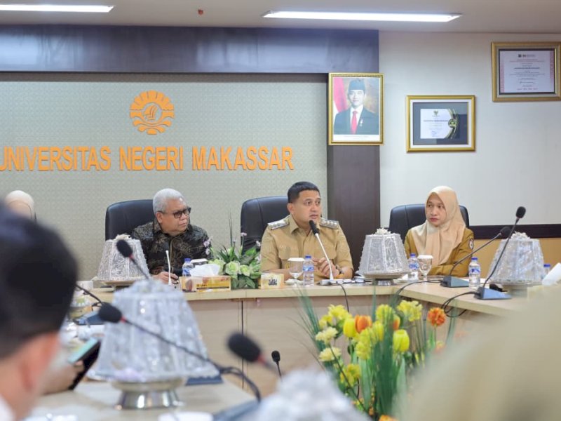 Wali Kota Makassar, Munafri Arifuddin, saat Temu Awal Rencana Penyusunan Kurikulum Muatan Lokal dan Pendidikan Karakter, yang digelar di kampus UNM, Senin (22/9/2025). @Jejakfakta/dok. Humas Pemkot Makassar