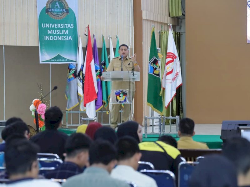 Wali Kota Makassar, Munafri Arifuddin, saat menjadi keynote speaker dalam acara Youthpreneur Fest 2025 di Auditorium Al Jibra Universitas Muslim Indonesia (UMI), Senin (22/9/2025). @Jejakfakta/dok. Humas Pemkot Makassar
