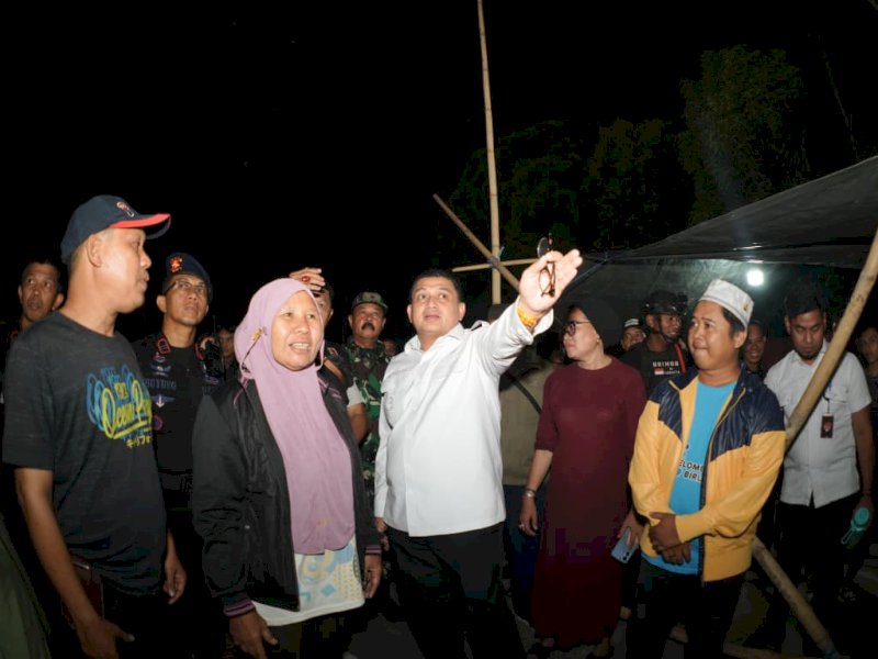 Wali Kota Makassar, Munafri Arifuddin, melakukan pemantauan langsung ke sejumlah titik rawan tawuran di wilayah Kecamatan Tallo, Rabu malam (24/9/2025). Pemantauan dilakukan untuk memastikan situasi tetap aman dan kondusif. @Jejakfakta/dok. Humas Pemkot Makassar