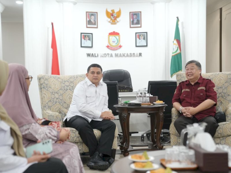 Wali Kota Makassar, Munafri Arifuddin, menerima audiensi Perhimpunan Dokter Spesialis Kedokteran Jiwa Indonesia (PDSKJI) terkait rencana pelaksanaan Kongres Nasional (Konas) XI PDSKJI tahun 2025, Rabu (24/09/2025). @Jejakfakta/dok. Humas Pemkot Makassar